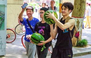 西安高校吃瓜,校园吃瓜事件大盘点