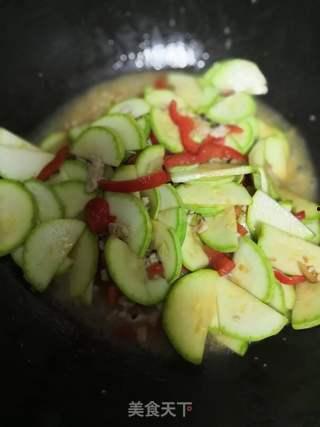 生瓜能和马蹄一起炒吃吗,炒食新体验