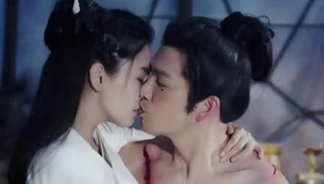 女明星古装吻戏床视频,女明星演绎经典爱情瞬间