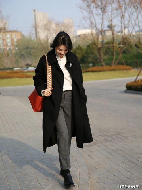今日头条羊绒大衣搭配女,优雅冬日，尽显女性魅力