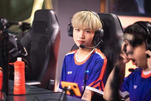 打球男明星吃瓜,揭秘打球男明星的瓜界传奇