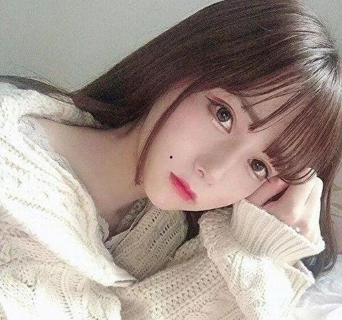 高中女生头条头像,揭秘高中女生头条头像背后的时尚密码