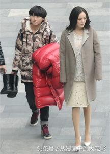 明星助理提鞋,一招提鞋展现专业风采