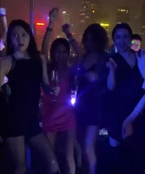 明星睡前蹦迪视频合集,明星们狂欢的睡前蹦迪瞬间